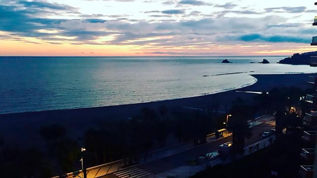 Apartamento En La Playa Con Vistas De Ensueno Almuñécar Exterior foto